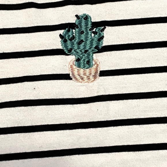 black and white cactus t shirt - Picture 2 of 2